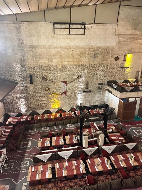 Paşa Sarayı Konukevi taş salonu